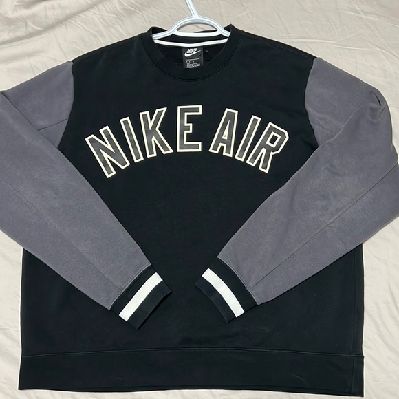 🔥NIKE SWEATSHIRT🔥 - Picture 1 of 6